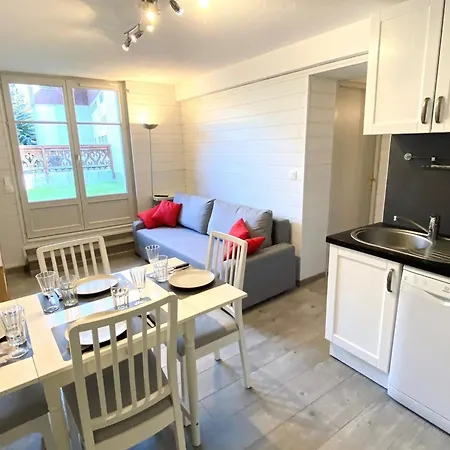 3 Pieces Avec Terrasse, Proche Des Pistes Pour 6 Personnes - Fr-1-516-167 *